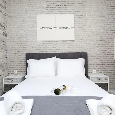 Nickmar Corfu Апартаменты *